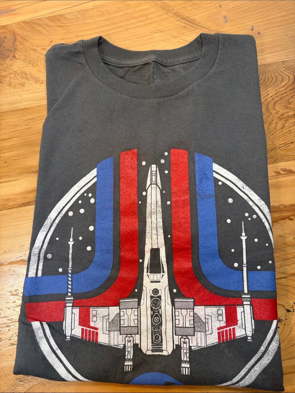 NWOT Gray Graphic Starfighter T-Shirt Men’s. - Picture 2 of 4